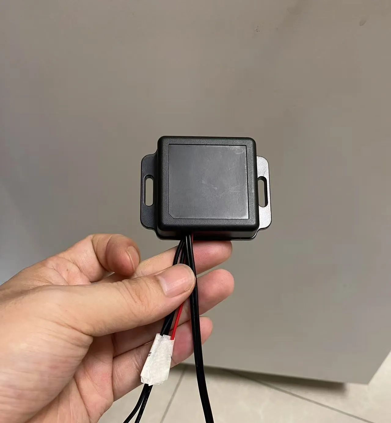 城市X毫米波雷达正面视图